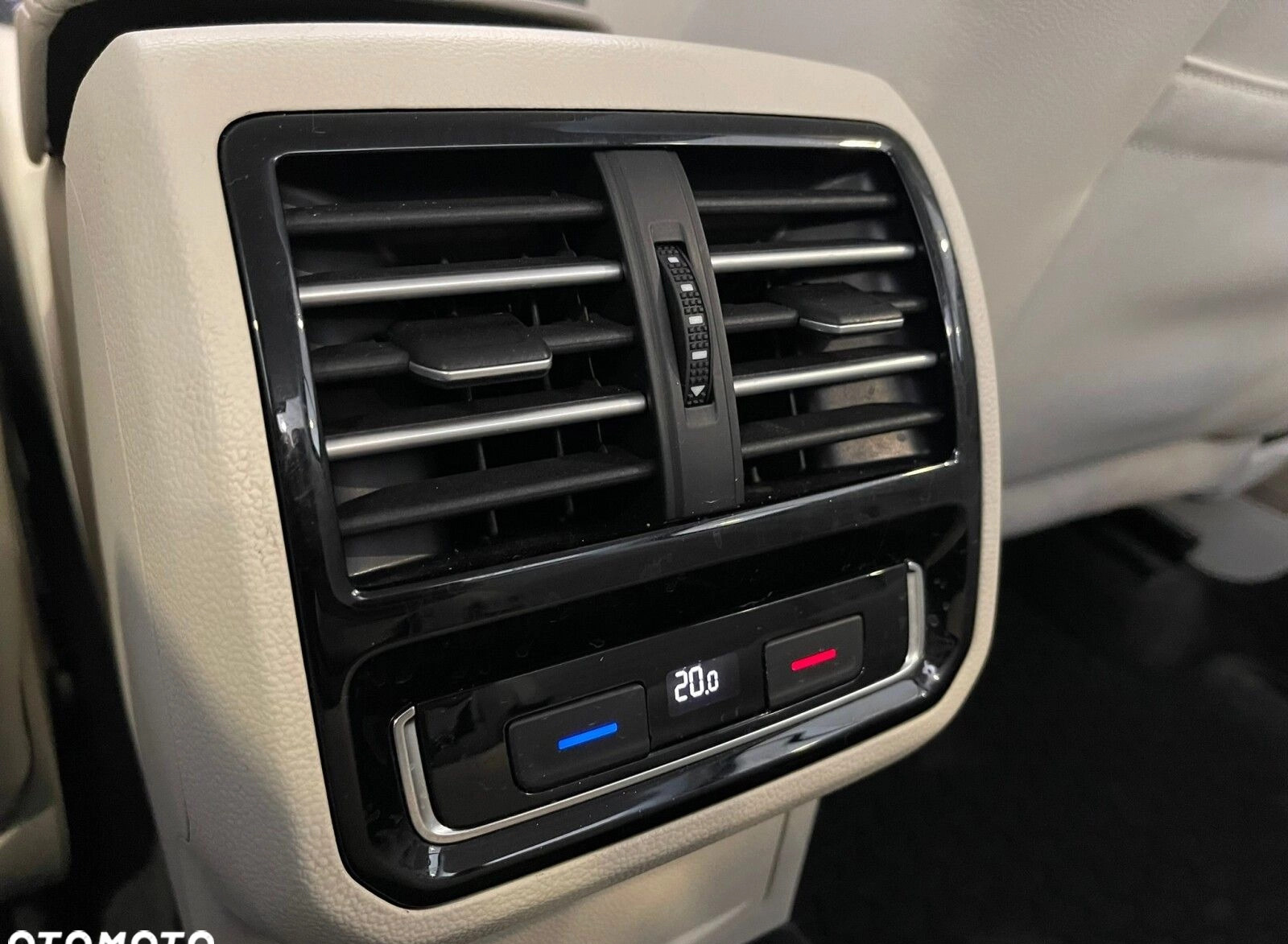 Volkswagen Passat cena 67500 przebieg: 141125, rok produkcji 2015 z Śmigiel małe 781